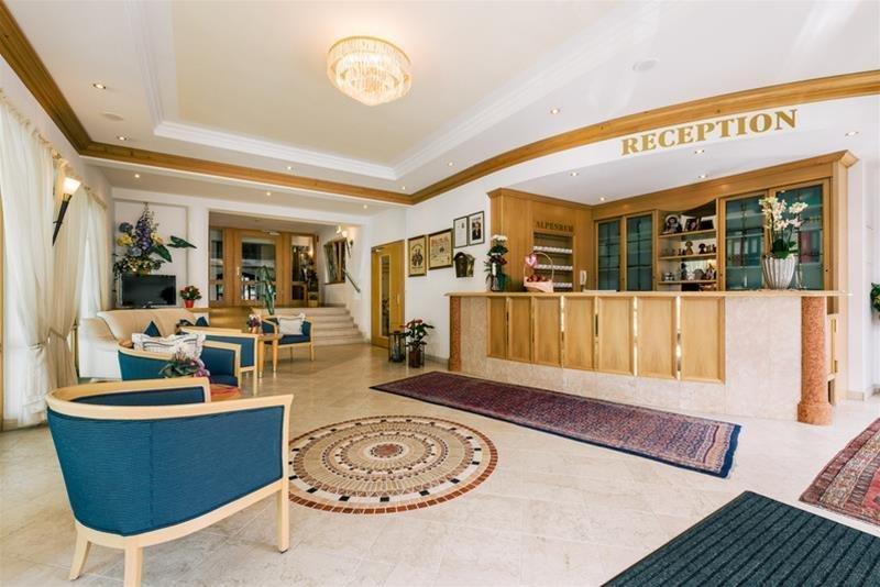 Hotel Garni Alpenruh-Micheluzzi Serfaus Exterior photo