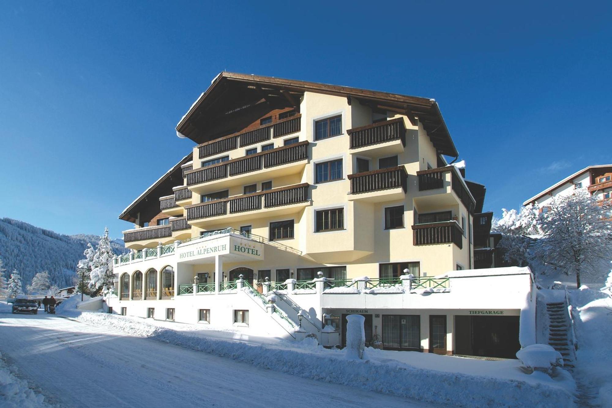Hotel Garni Alpenruh-Micheluzzi Serfaus Exterior photo