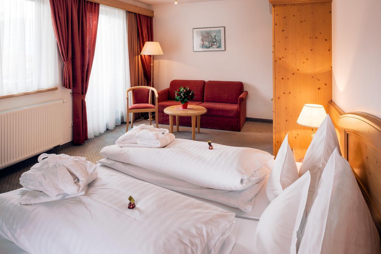 Hotel Garni Alpenruh-Micheluzzi Serfaus Exterior photo